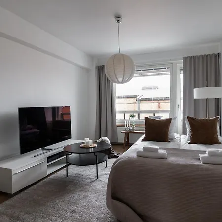 Apartment Spacious 1br With Balcony By Nordic Collection *